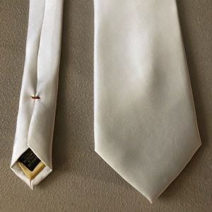 100% Silk Tie White